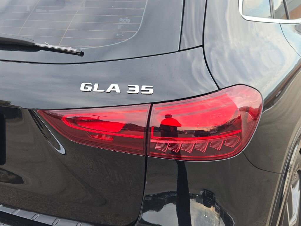 Used 2024 Mercedes-Benz GLA 35 AMG 4MATIC image 12