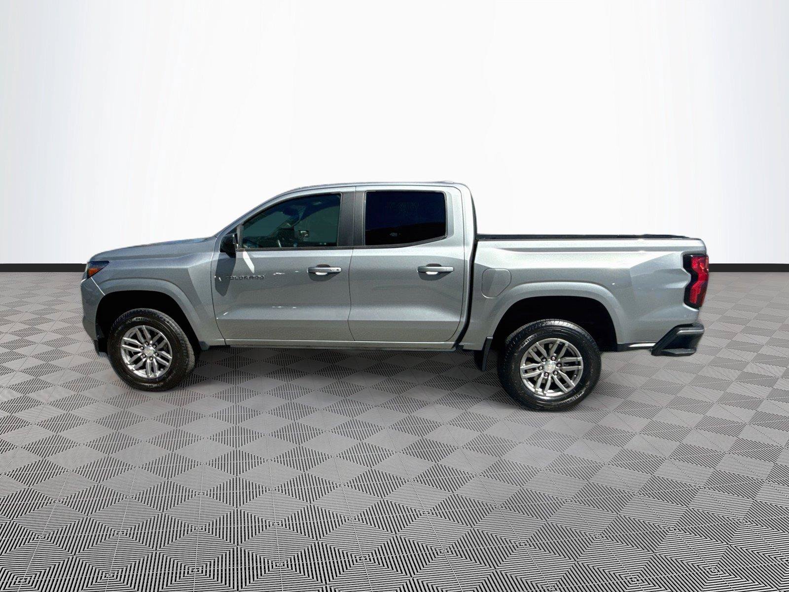 Used 2023 Chevrolet Colorado LT w/ LT Convenience Package II RWD image 4