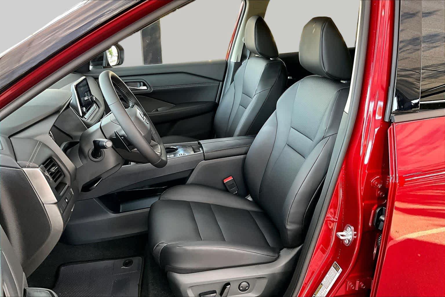New 2026 Nissan Rogue Dark Armor FWD image 9