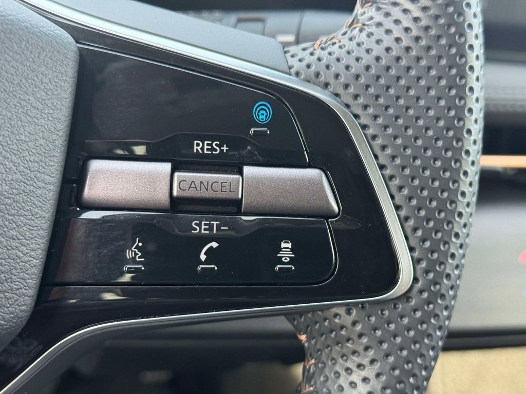 Used 2025 Nissan Ariya AWD image 21