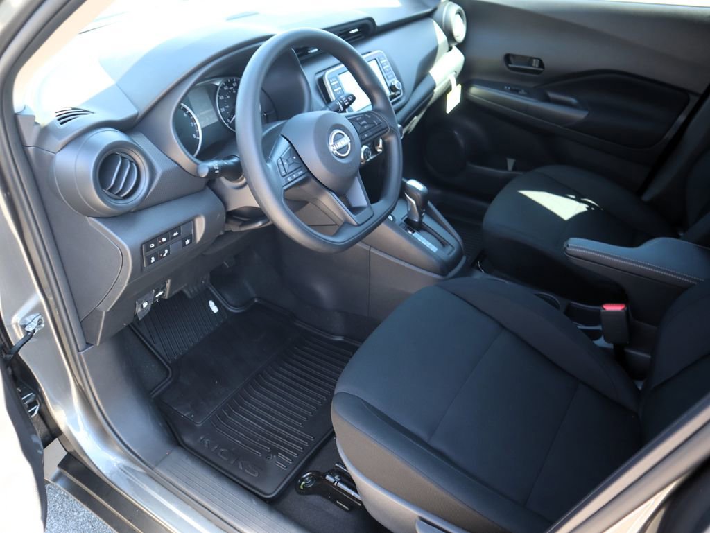 New 2025 Nissan Kicks Play S image 12