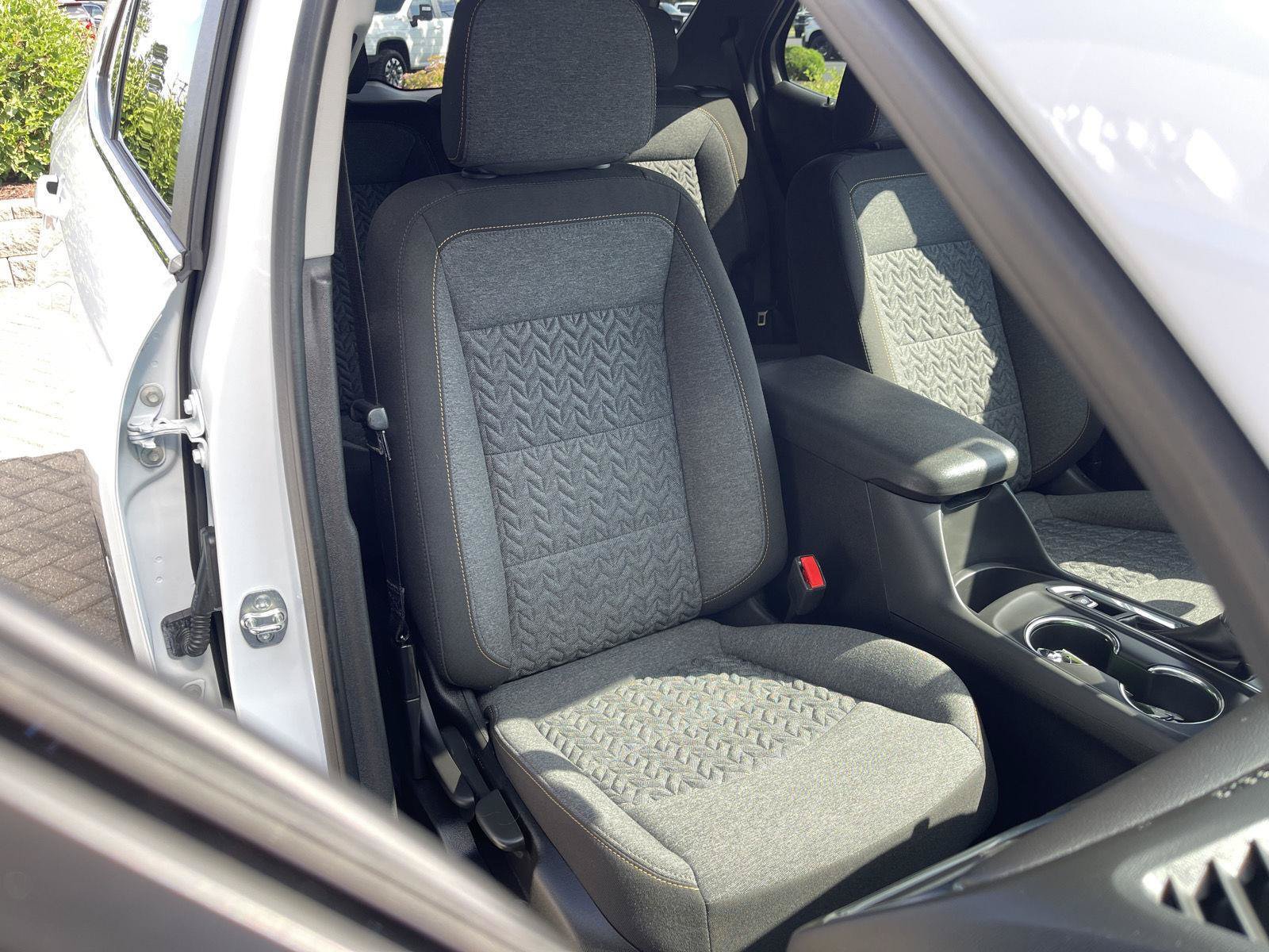 Used 2024 Chevrolet Equinox LT w/ LPO, Floor Liner Package FWD image 32