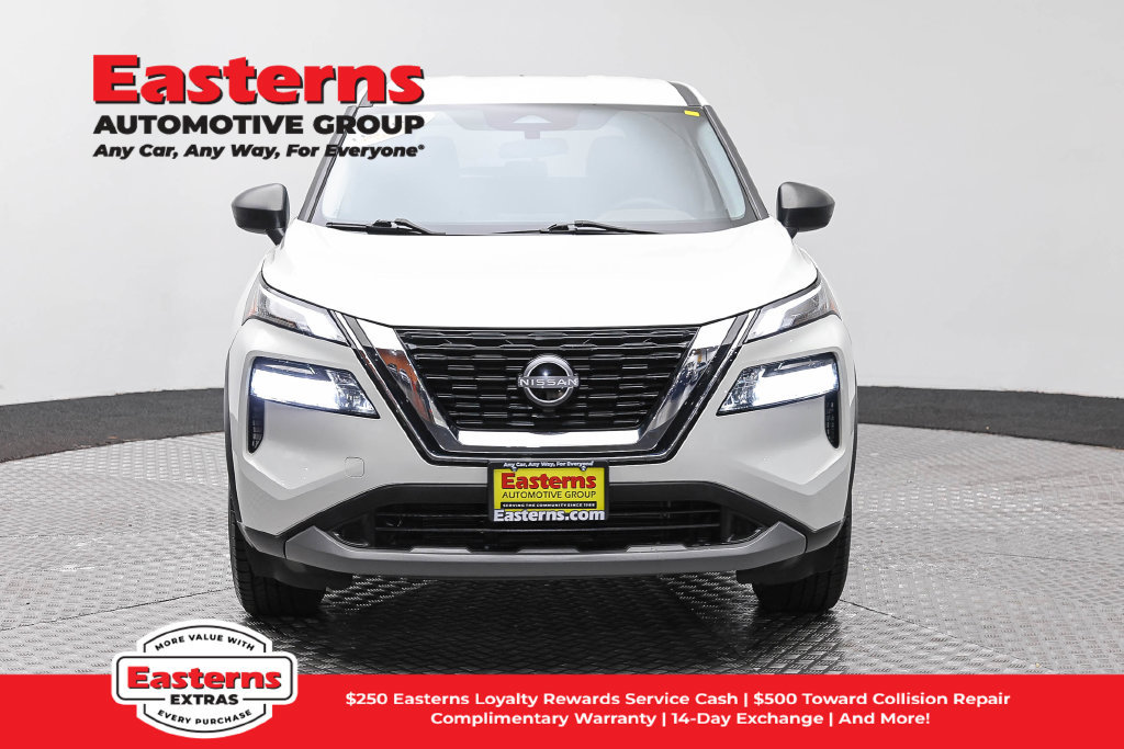 Used 2023 Nissan Rogue S AWD/4WD image 3