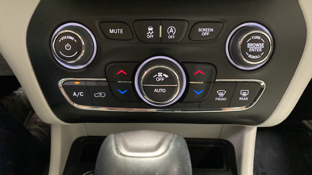 Used 2022 Jeep Cherokee Latitude Lux w/ Sun & Sound Group AWD/4WD image 18