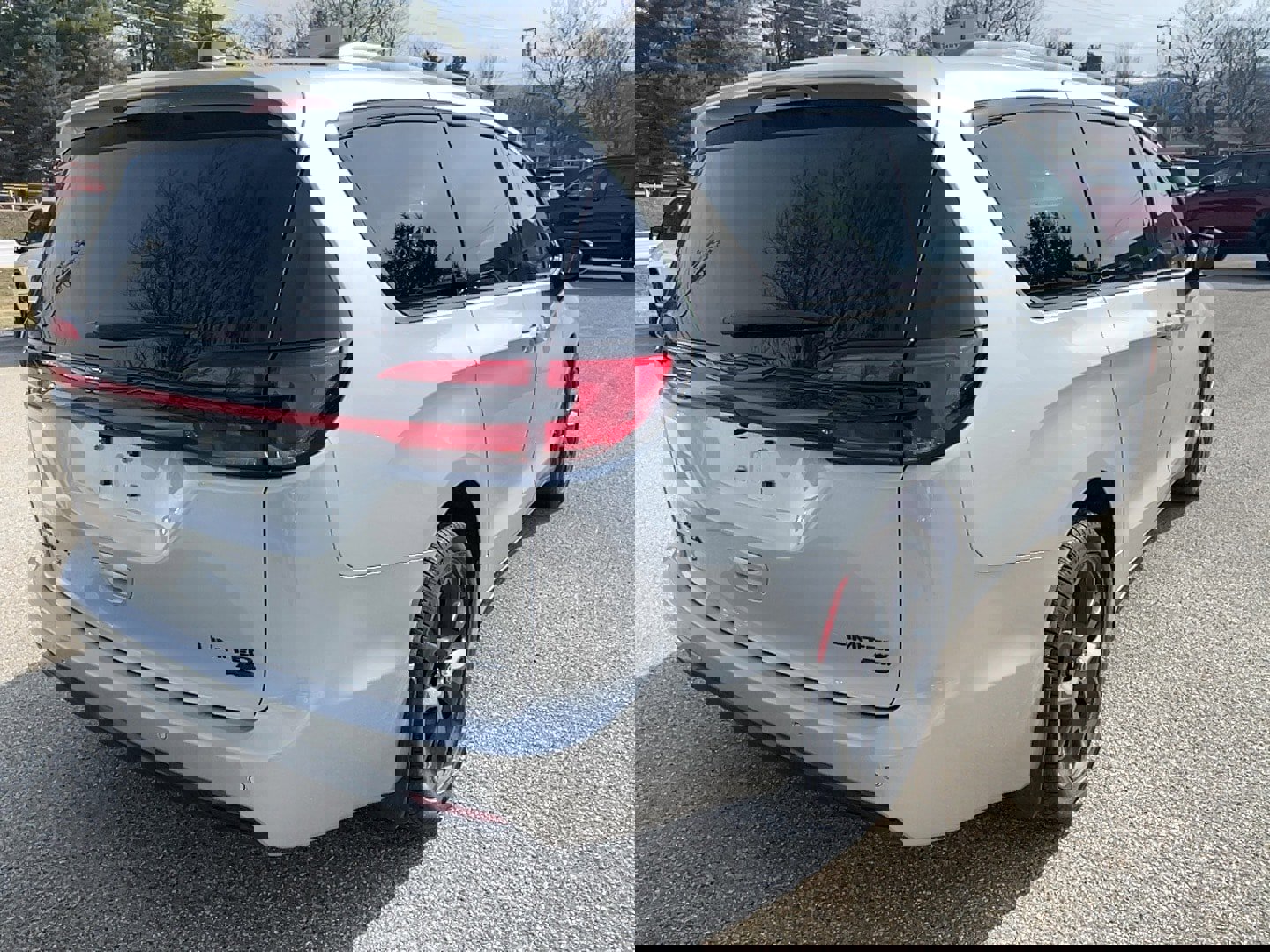 New 2026 Chrysler Pacifica Limited image 5