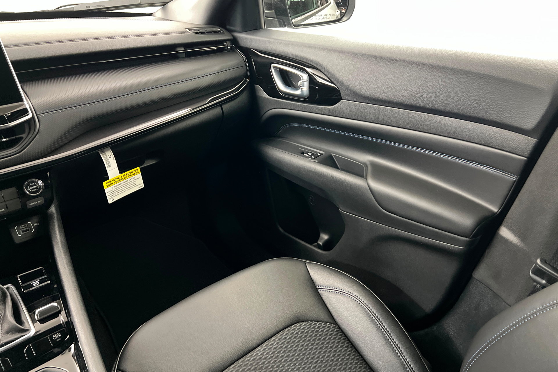 New 2026 Jeep Compass Latitude AWD/4WD image 10