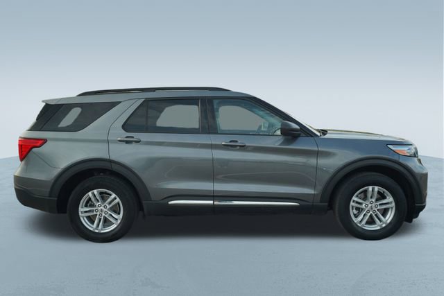 Used 2022 Ford Explorer XLT w/ Equipment Group 202A image 10