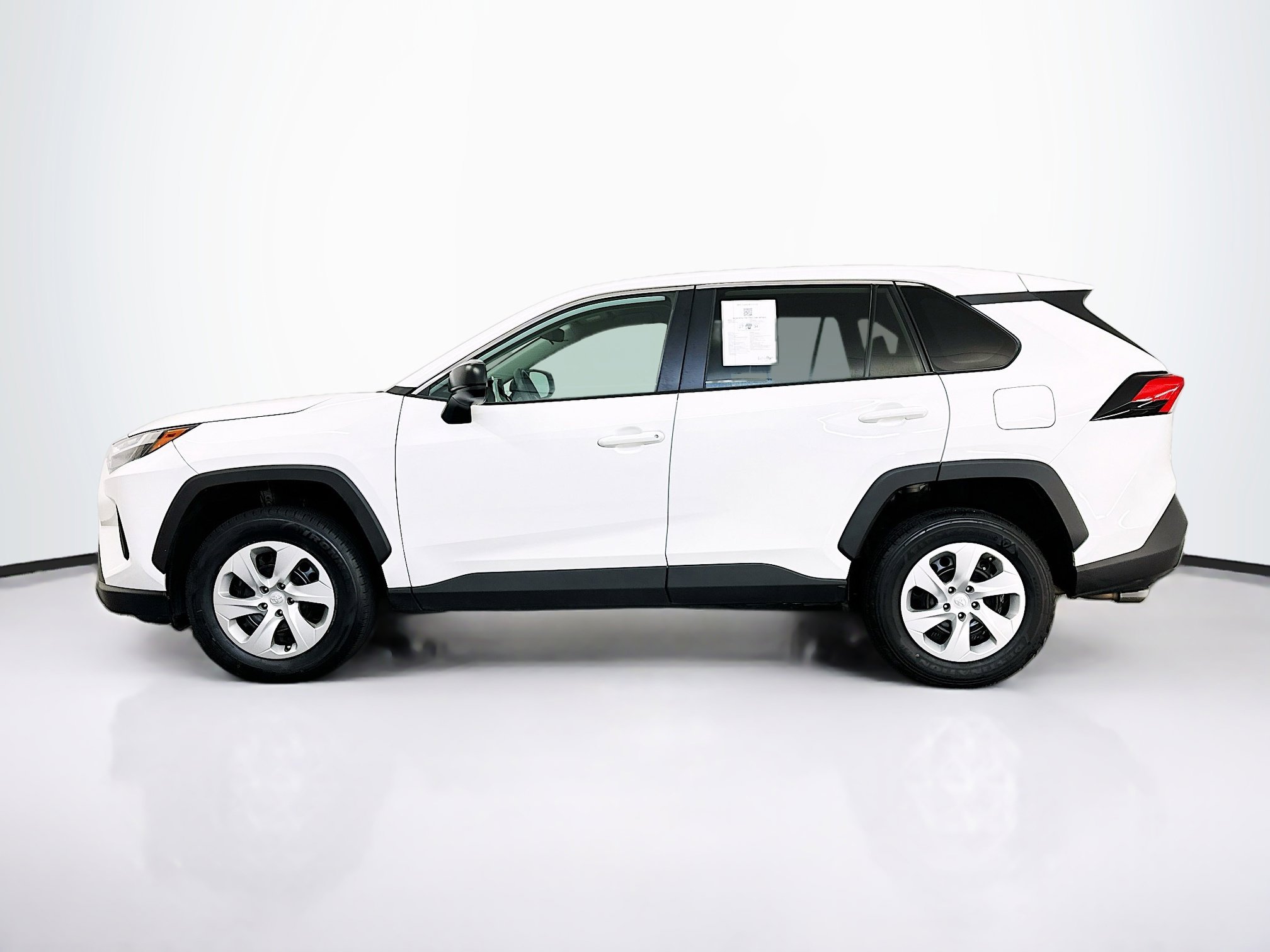 Used 2024 Toyota RAV4 LE image 4