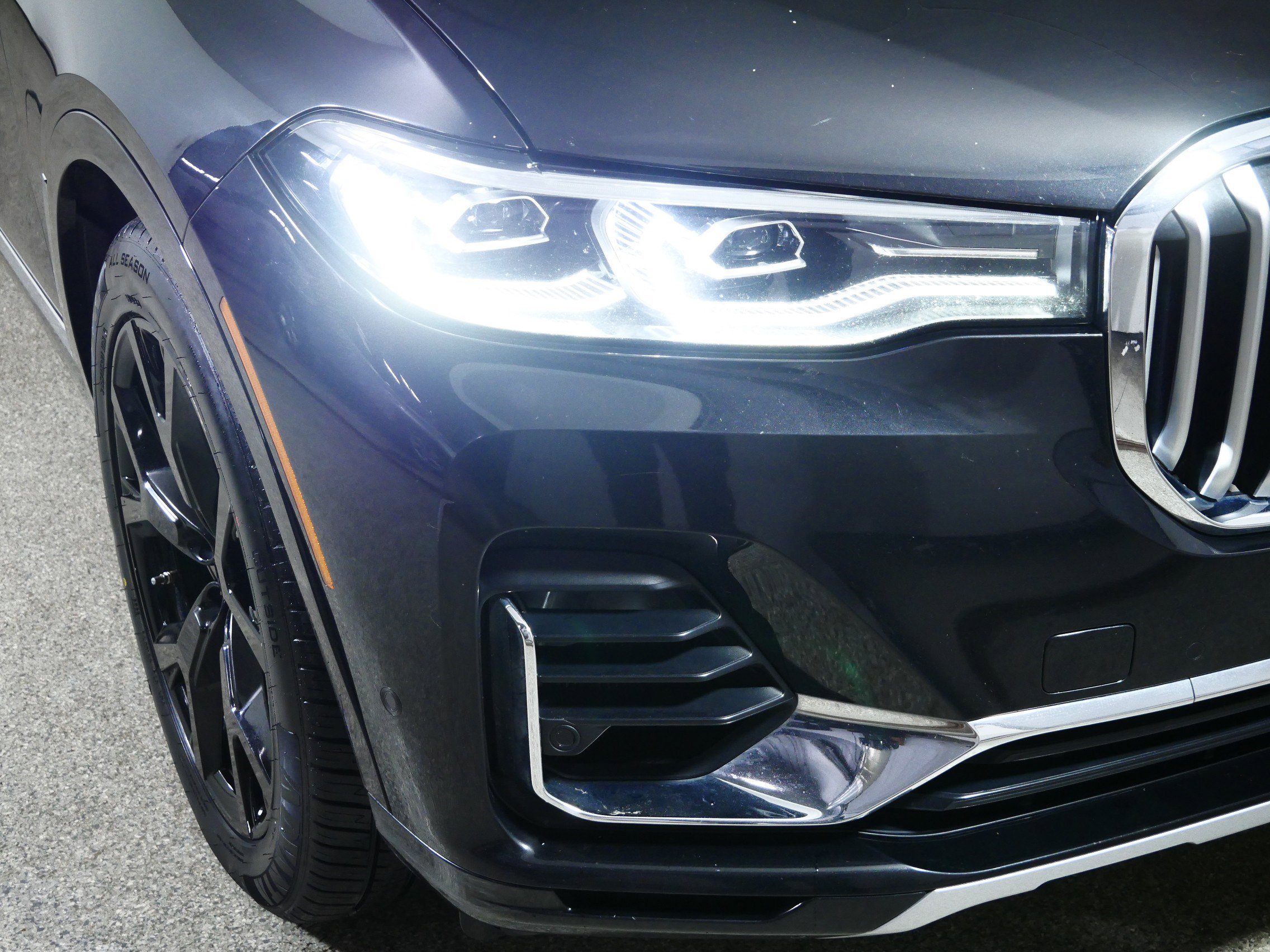 Used 2020 BMW X7 xDrive40i w/ Premium Package image 16