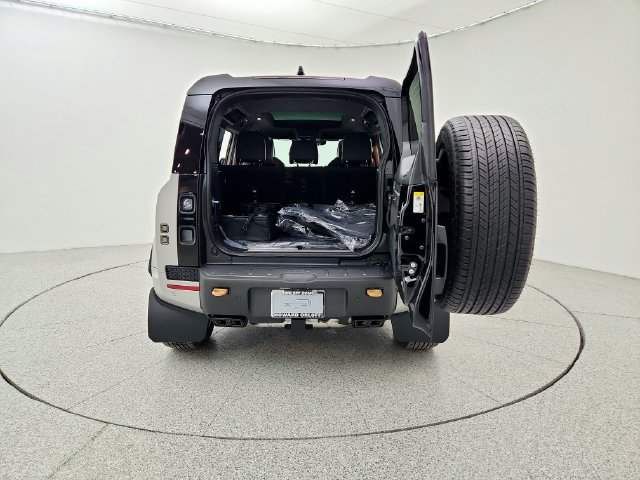 New 2026 Land Rover Defender 110 OCTA AWD/4WD image 15