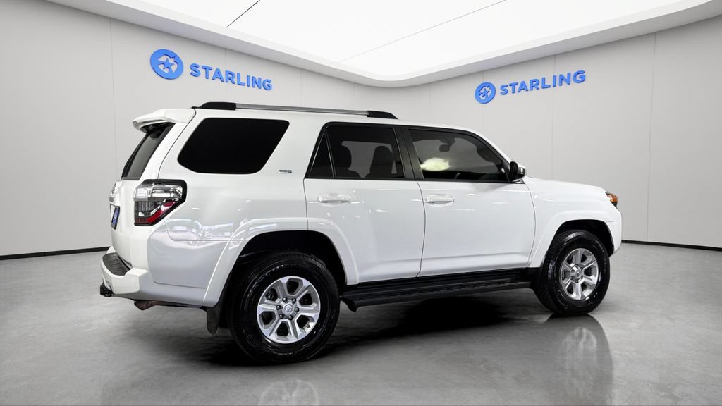 Used 2019 Toyota 4Runner SR5 AWD/4WD image 10