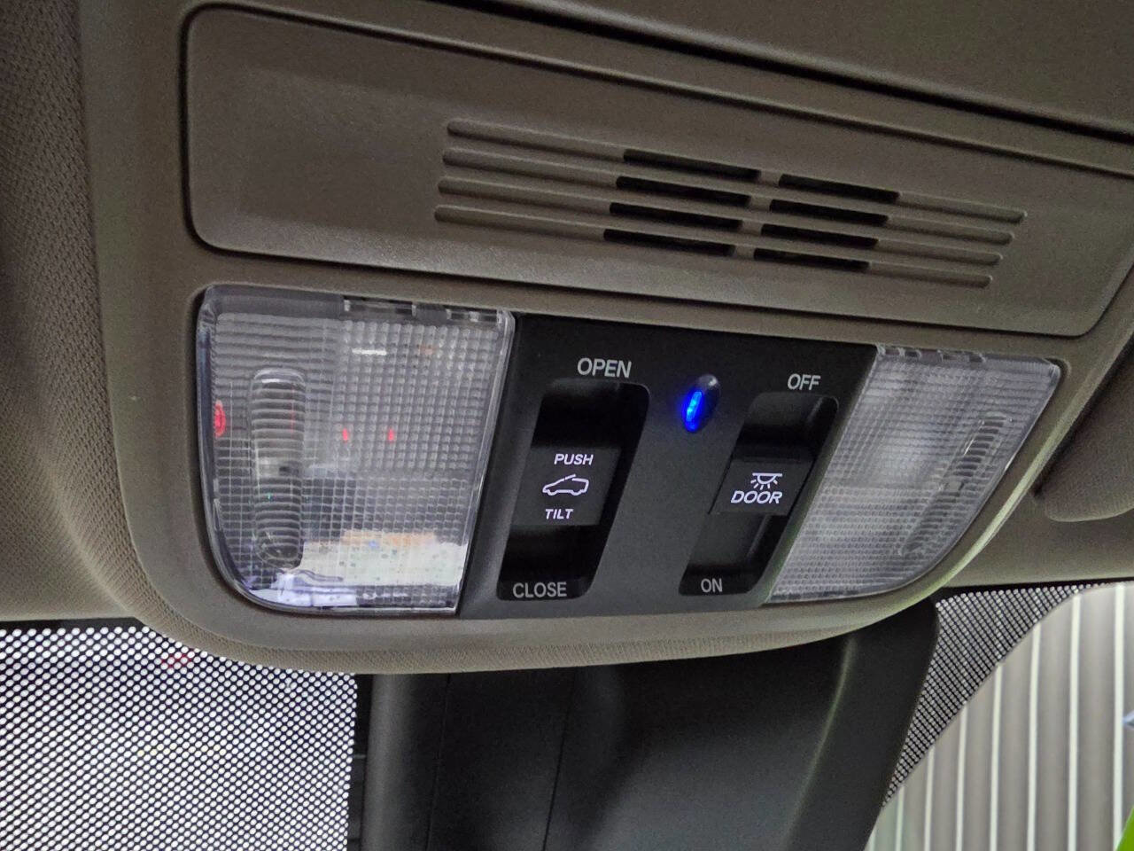 Used 2018 Honda Odyssey EX-L image 27