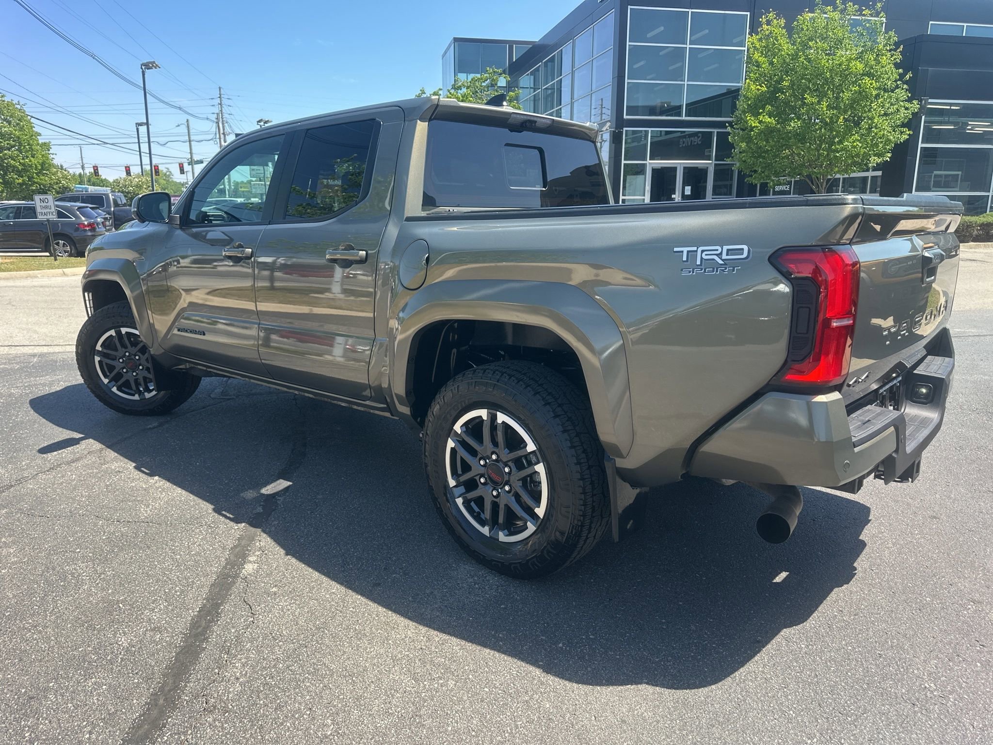Used 2024 Toyota Tacoma TRD Sport w/ TRD Sport Premium Package AWD/4WD video 2