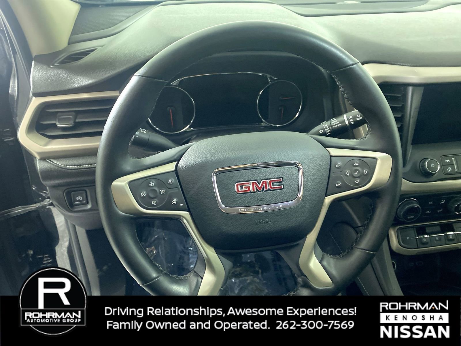 Used 2023 GMC Acadia Denali image 9