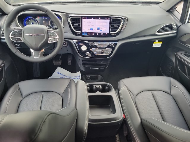 New 2026 Chrysler Voyager LX FWD image 12