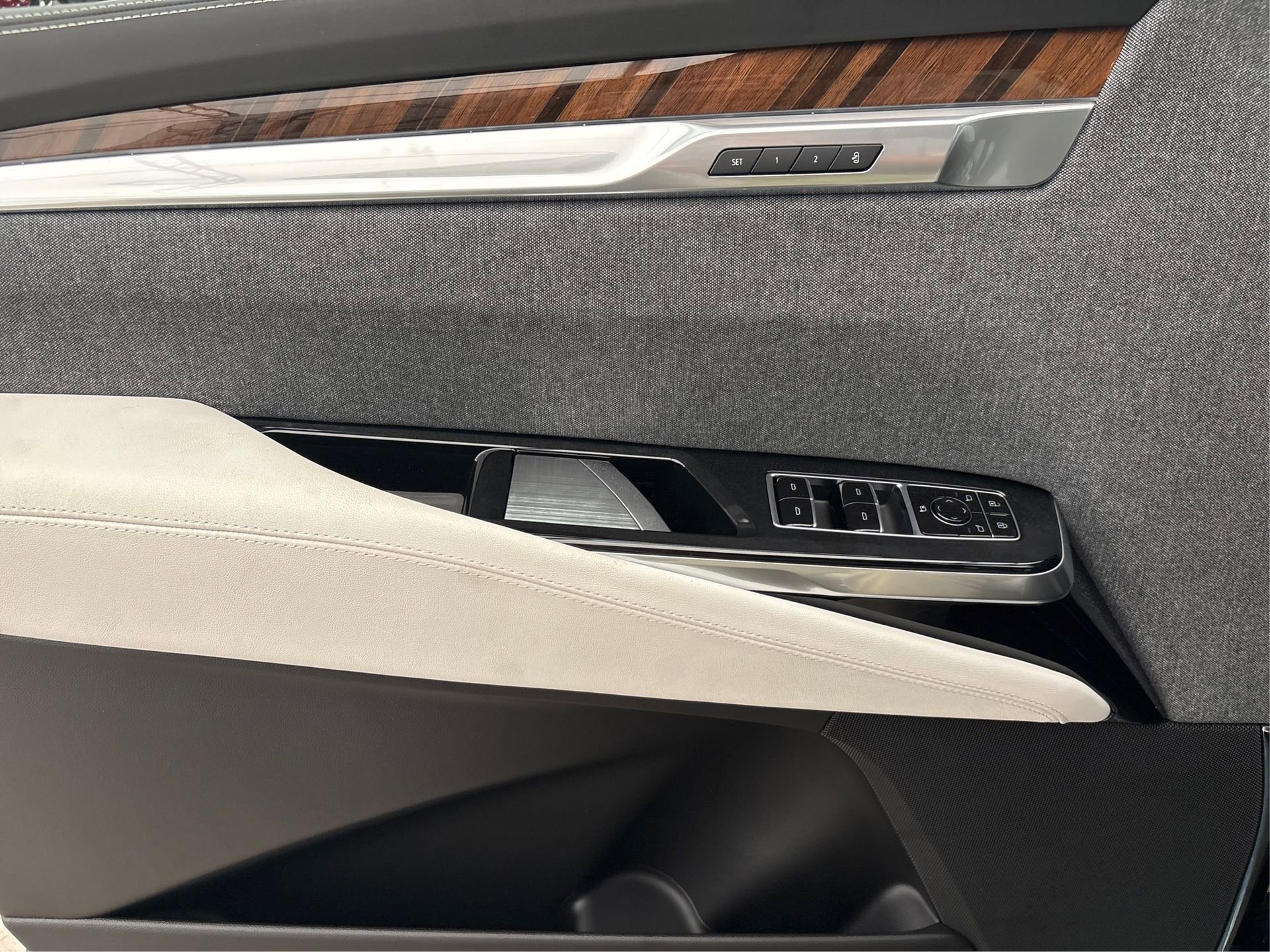 New 2025 Cadillac Escalade ESV Sport Platinum image 21