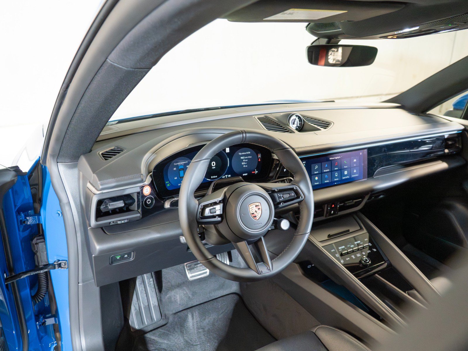 New 2026 Porsche Macan 4S Electric AWD/4WD image 4