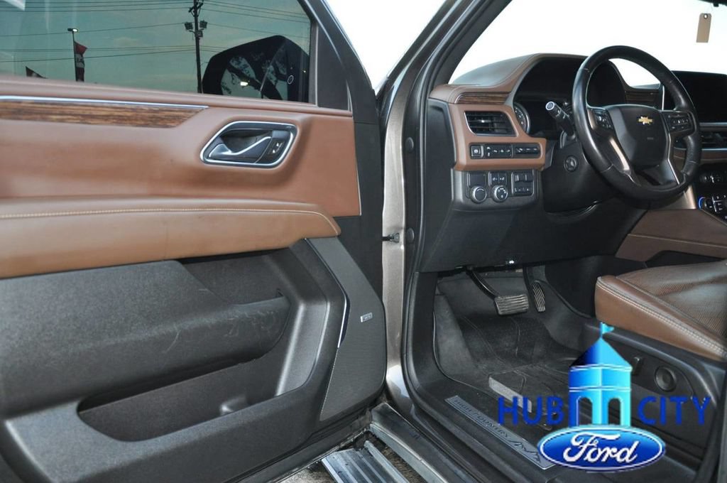 Used 2021 Chevrolet Suburban High Country w/ Premium Package RWD image 11