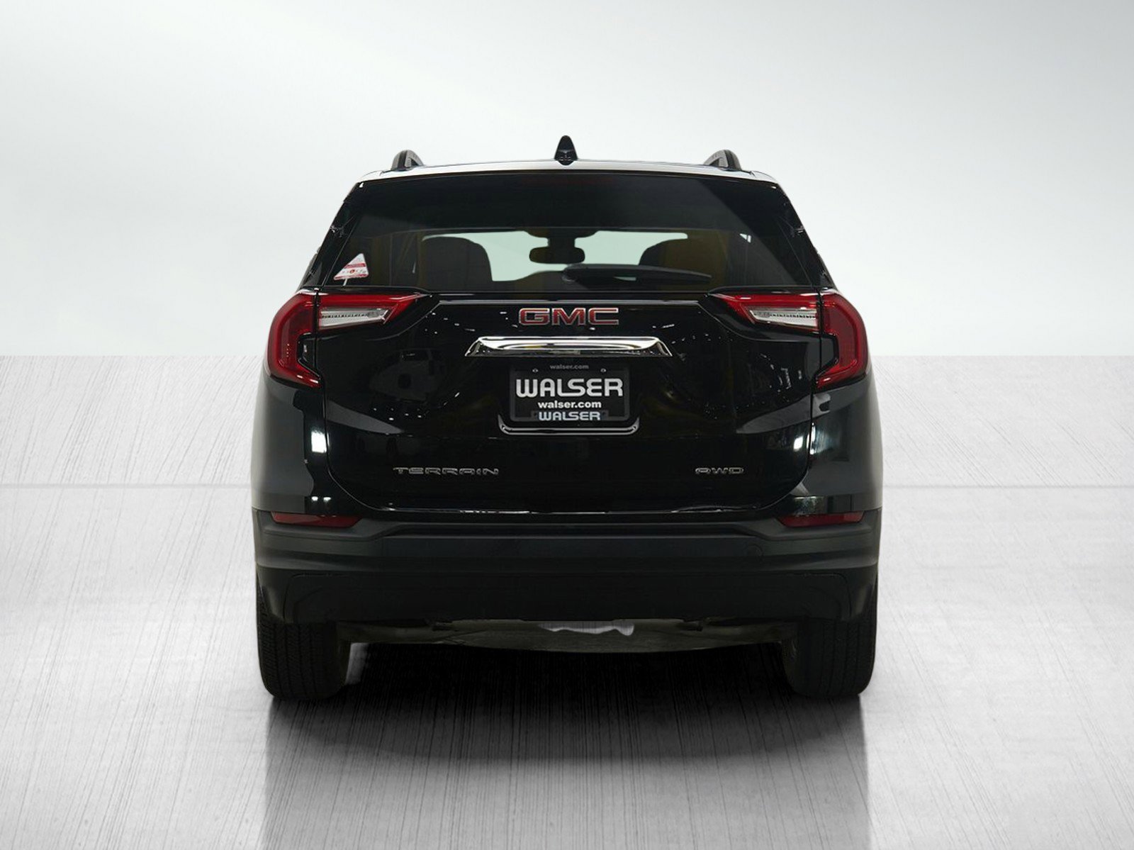 Used 2022 GMC Terrain SLE w/ Driver Convenience Package image 4