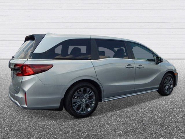 New 2026 Honda Odyssey Touring image 5