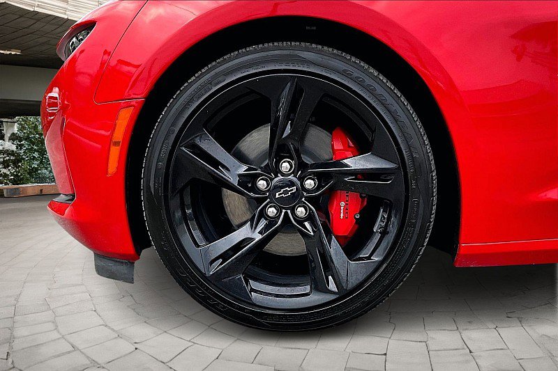 Used 2022 Chevrolet Camaro LT w/ RS Package image 8