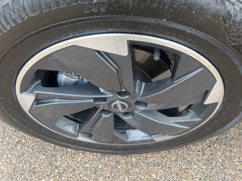 Used 2024 Nissan Rogue SV image 42