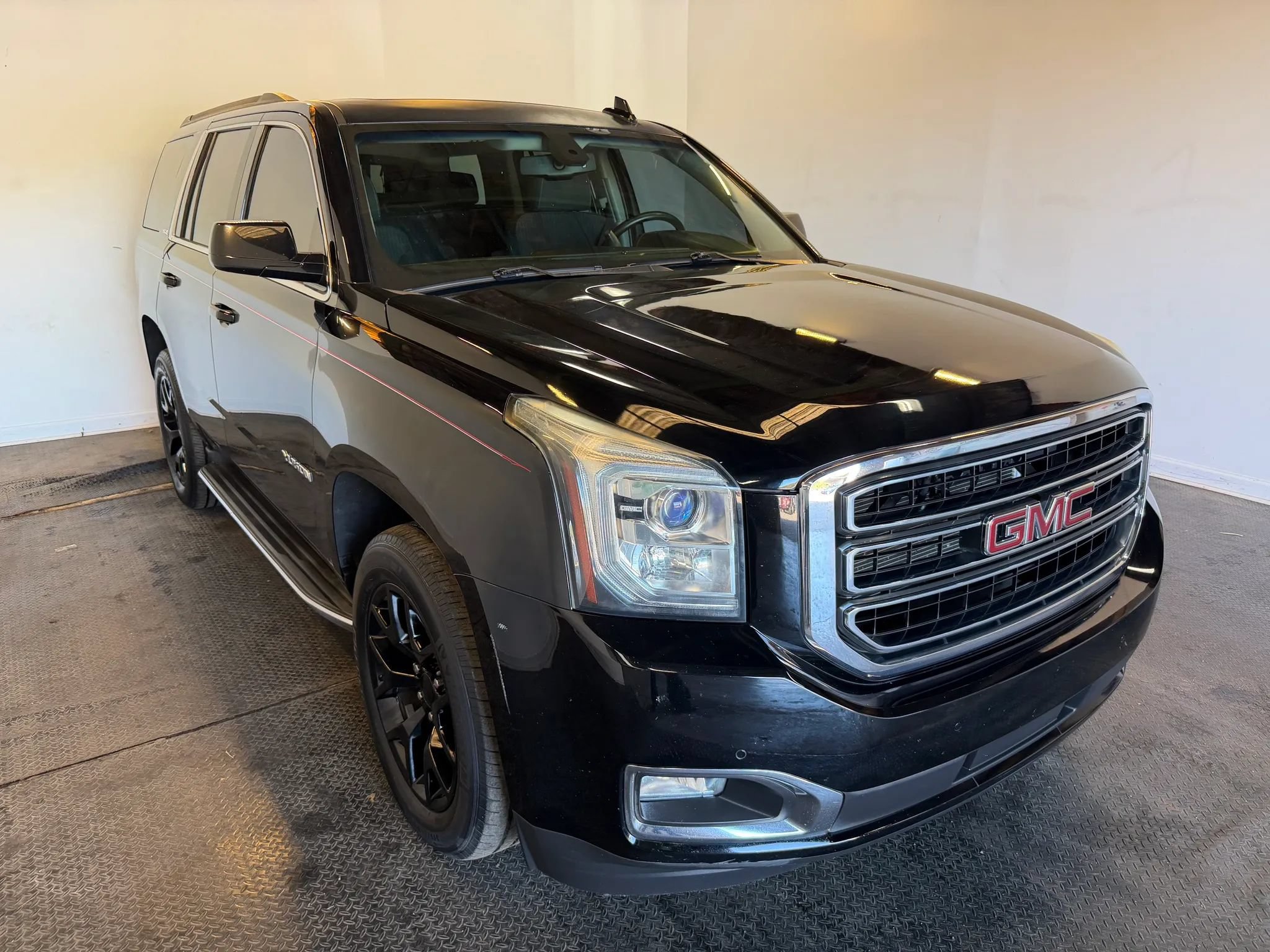 Used 2016 GMC Yukon SLE w/ HD Trailering Package AWD/4WD image 4