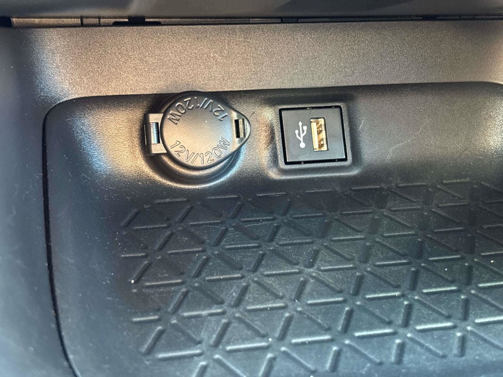 Certified 2023 Toyota RAV4 LE AWD/4WD image 20