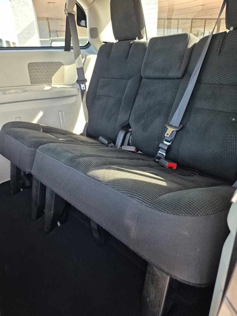 Used 2020 Dodge Grand Caravan SE w/ UConnect Hands-Free Group image 28