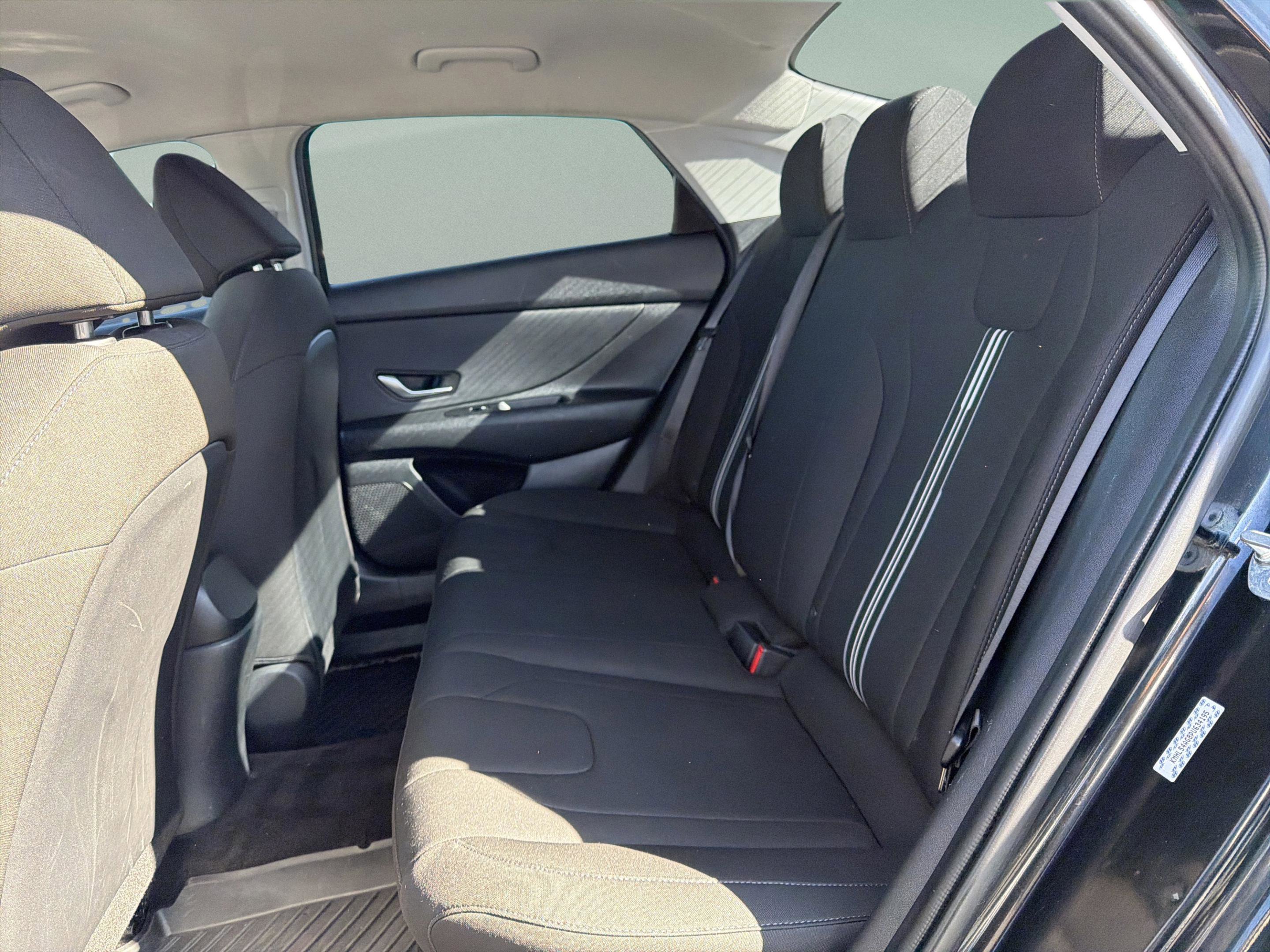 Used 2023 Hyundai Elantra SEL w/ Convenience Package image 20