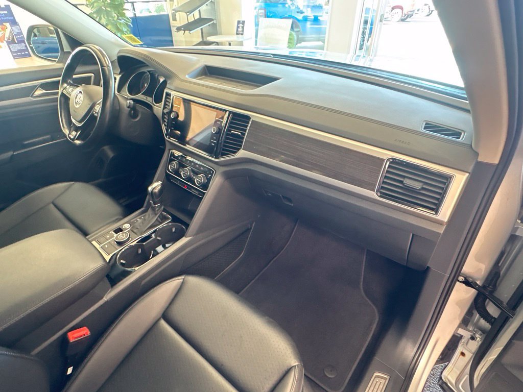 Used 2018 Volkswagen Atlas SEL w/ R-Line Package AWD/4WD image 31