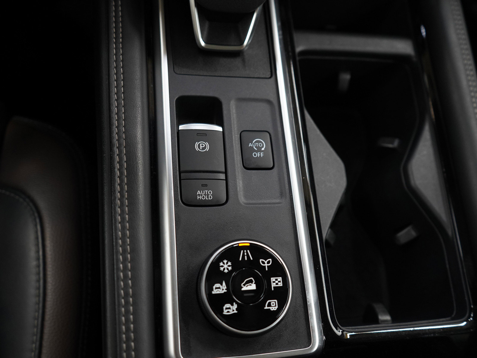 Used 2023 Nissan Pathfinder Platinum image 27