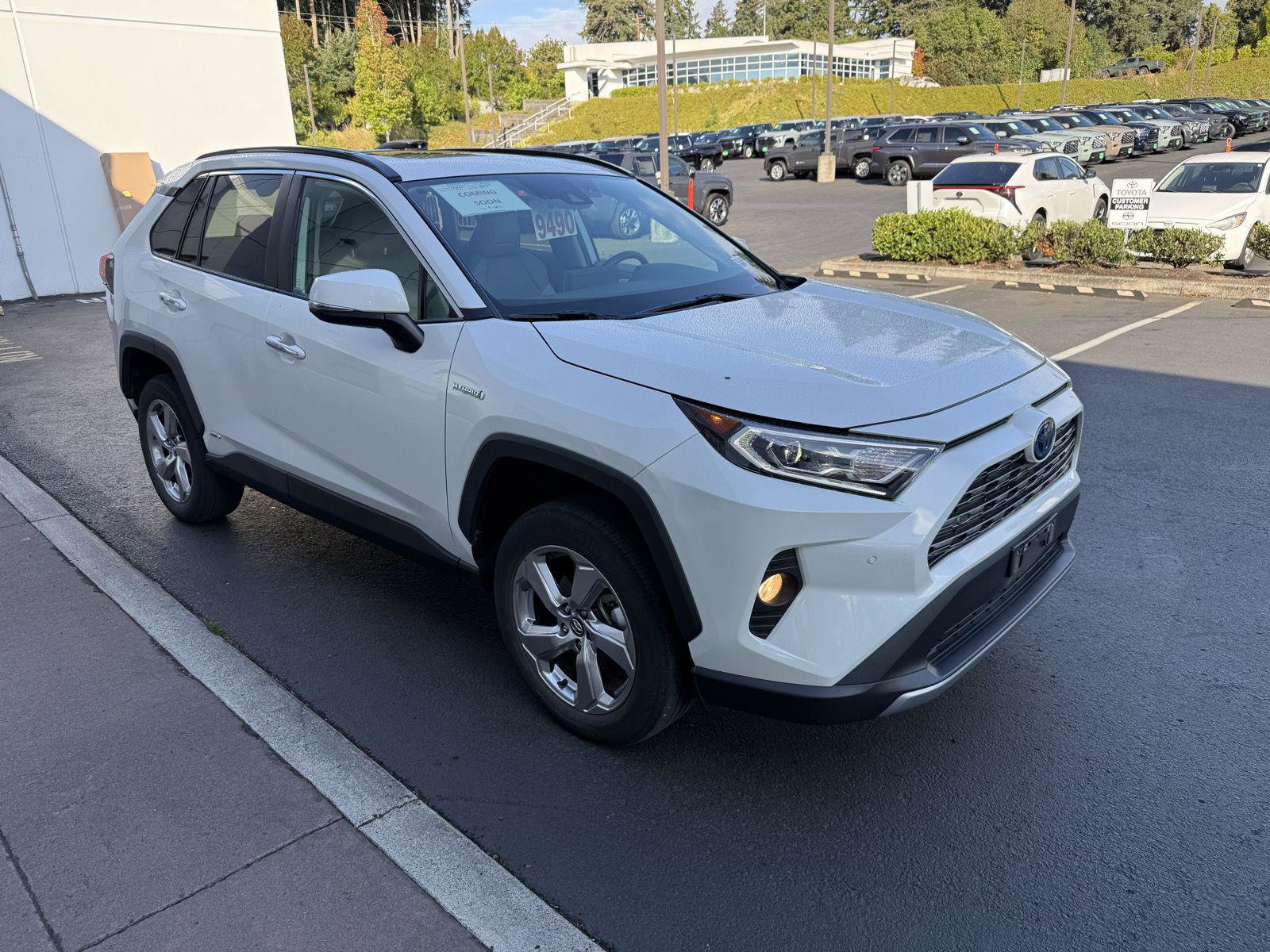 Used 2021 Toyota RAV4 Limited w/ Limited Grade Weather Package AWD/4WD image 7