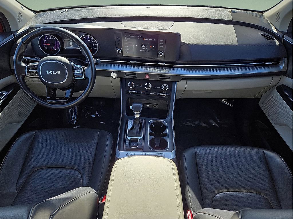 Used 2024 Kia Carnival LX image 17