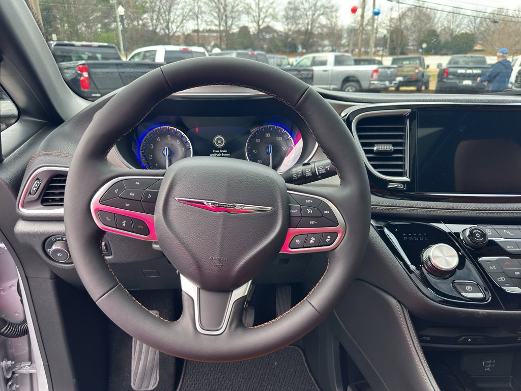 New 2026 Chrysler Pacifica Pinnacle w/ Trailer Tow Group image 11