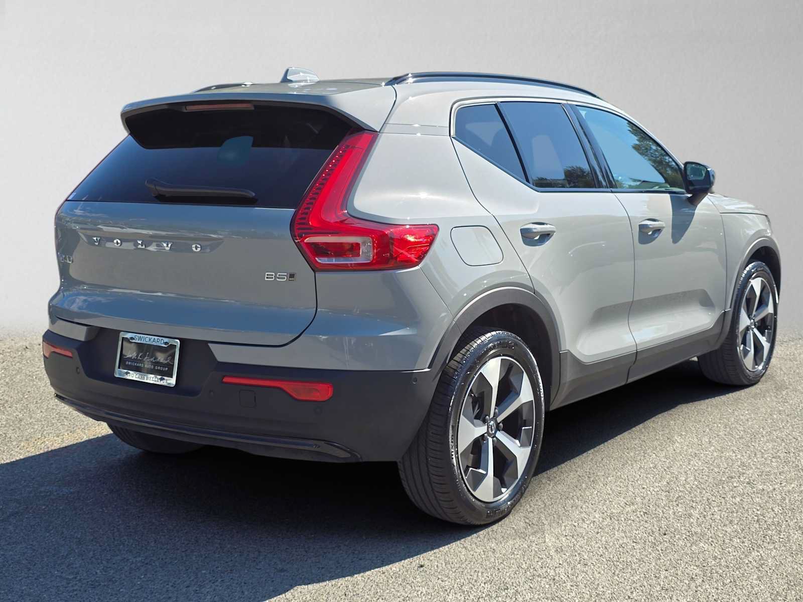 Used 2026 Volvo XC40 B5 Plus w/ Protection Package Premier AWD/4WD image 3