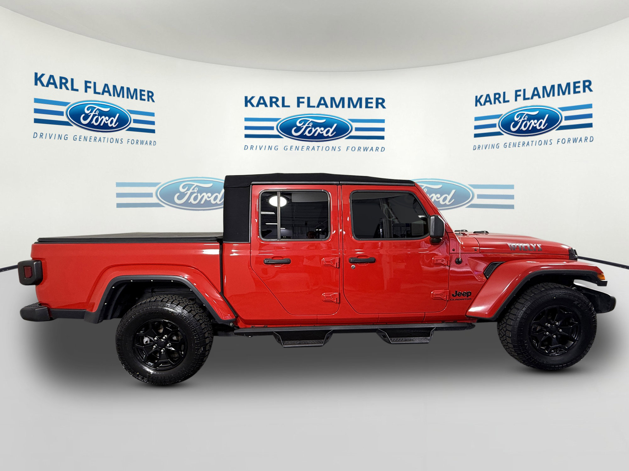 Used 2021 Jeep Gladiator Willys AWD/4WD image 3