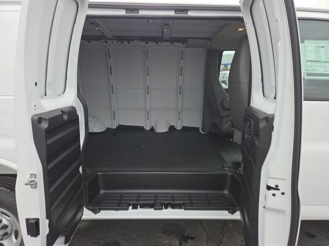 New 2025 Chevrolet Express 2500 w/ Driver Convenience Package image 21
