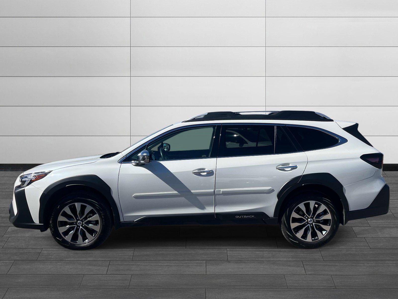 Used 2025 Subaru Outback Touring w/ Popular Package #2 AWD/4WD image 6