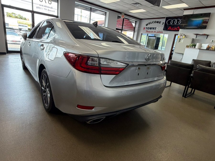 Used 2018 Lexus ES 350 w/ Navigation System Package FWD image 12