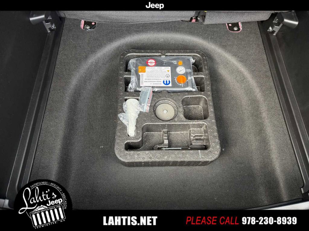 Certified 2022 Jeep Compass Limited w/ (RED) Package image 20