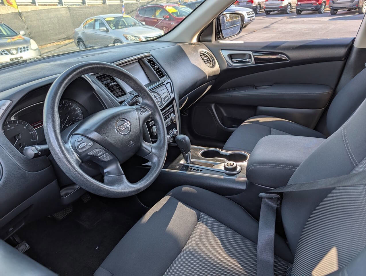 Used 2017 Nissan Pathfinder S image 13