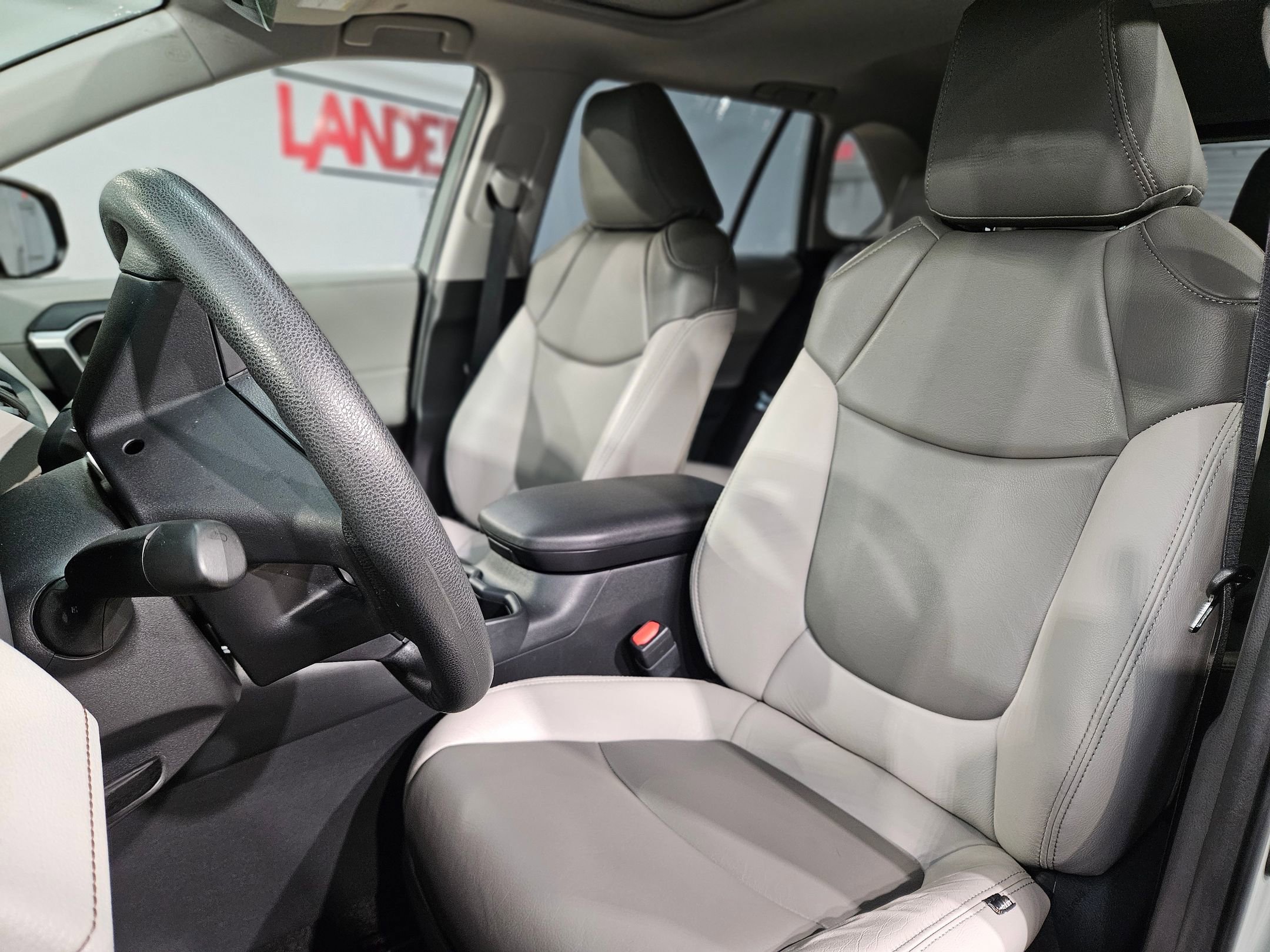 Used 2023 Toyota RAV4 XLE image 24