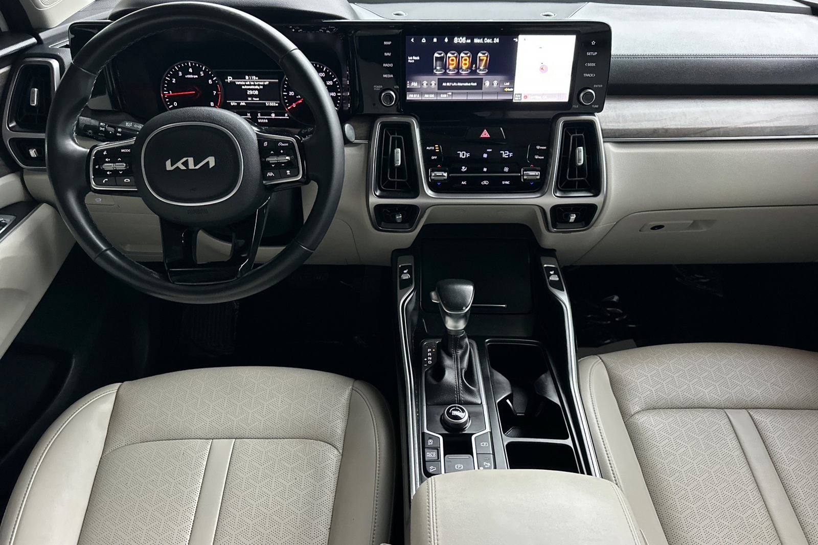 Used 2022 Kia Sorento EX w/ Panoramic Sunroof Package image 16