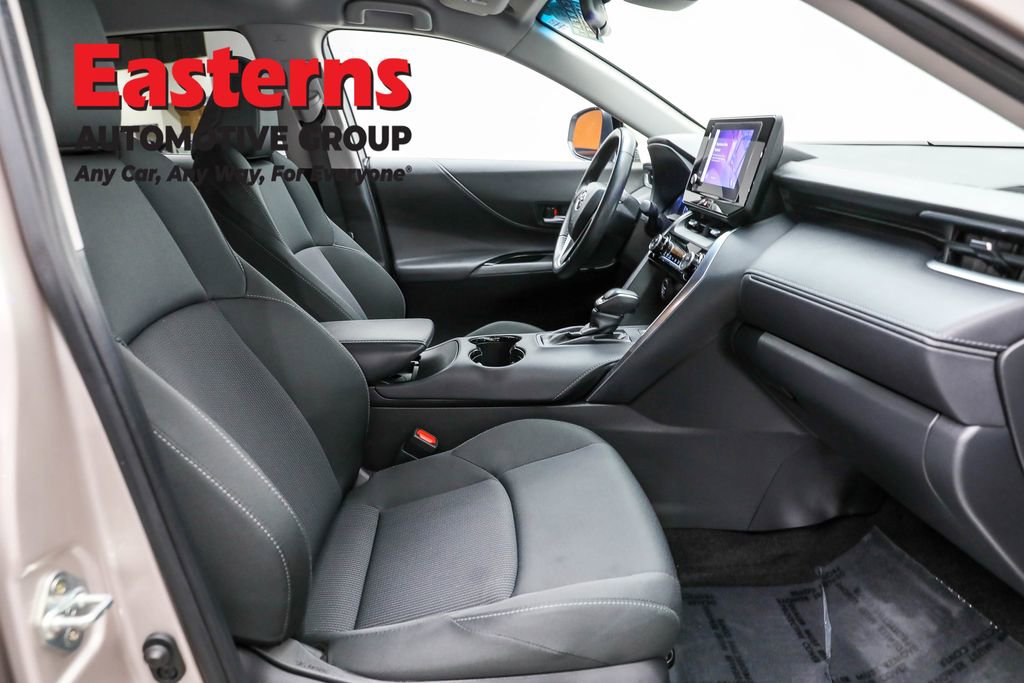 Used 2024 Toyota Venza LE image 23