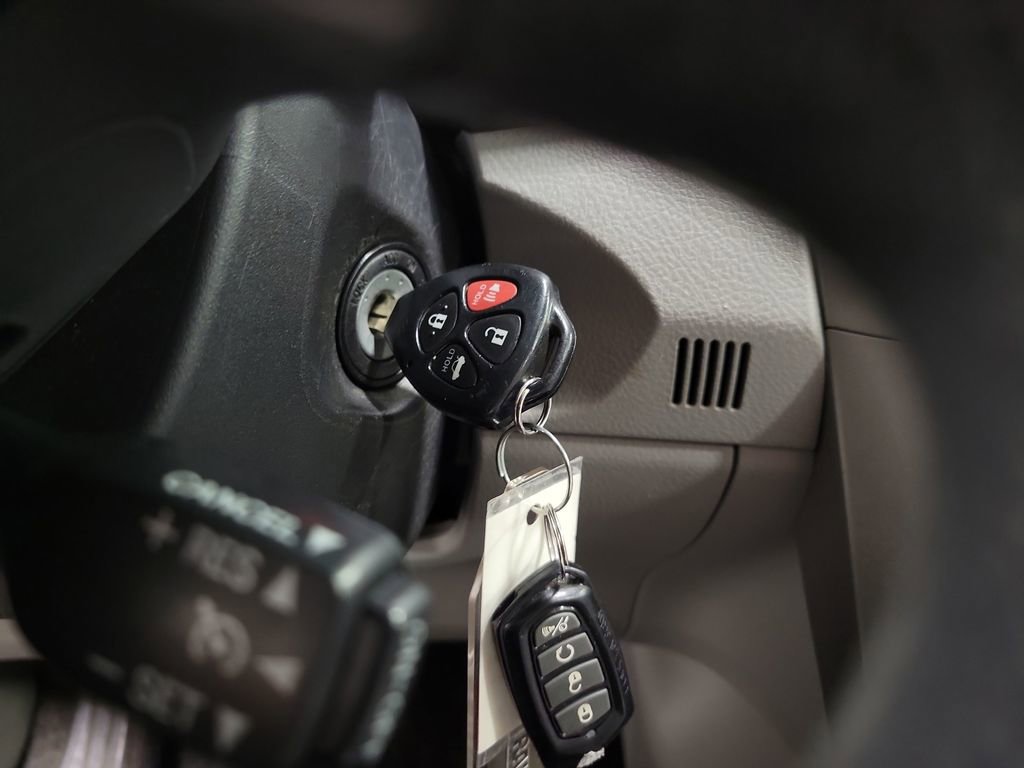 Used 2013 Toyota Corolla LE FWD image 16