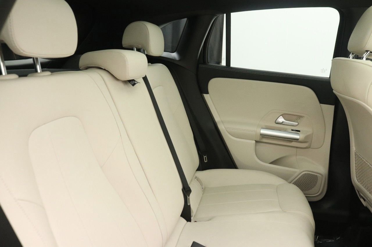 Certified 2025 Mercedes-Benz GLA 250 image 31