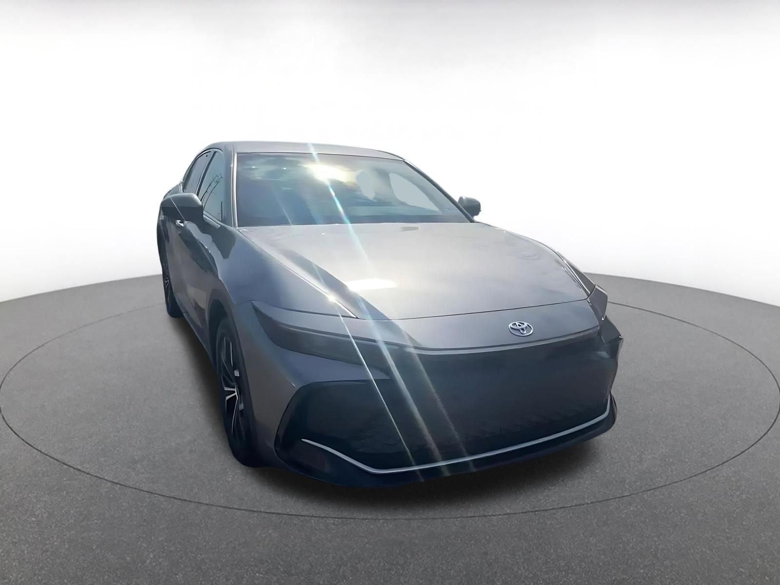 Used 2025 Toyota Crown XLE image 3