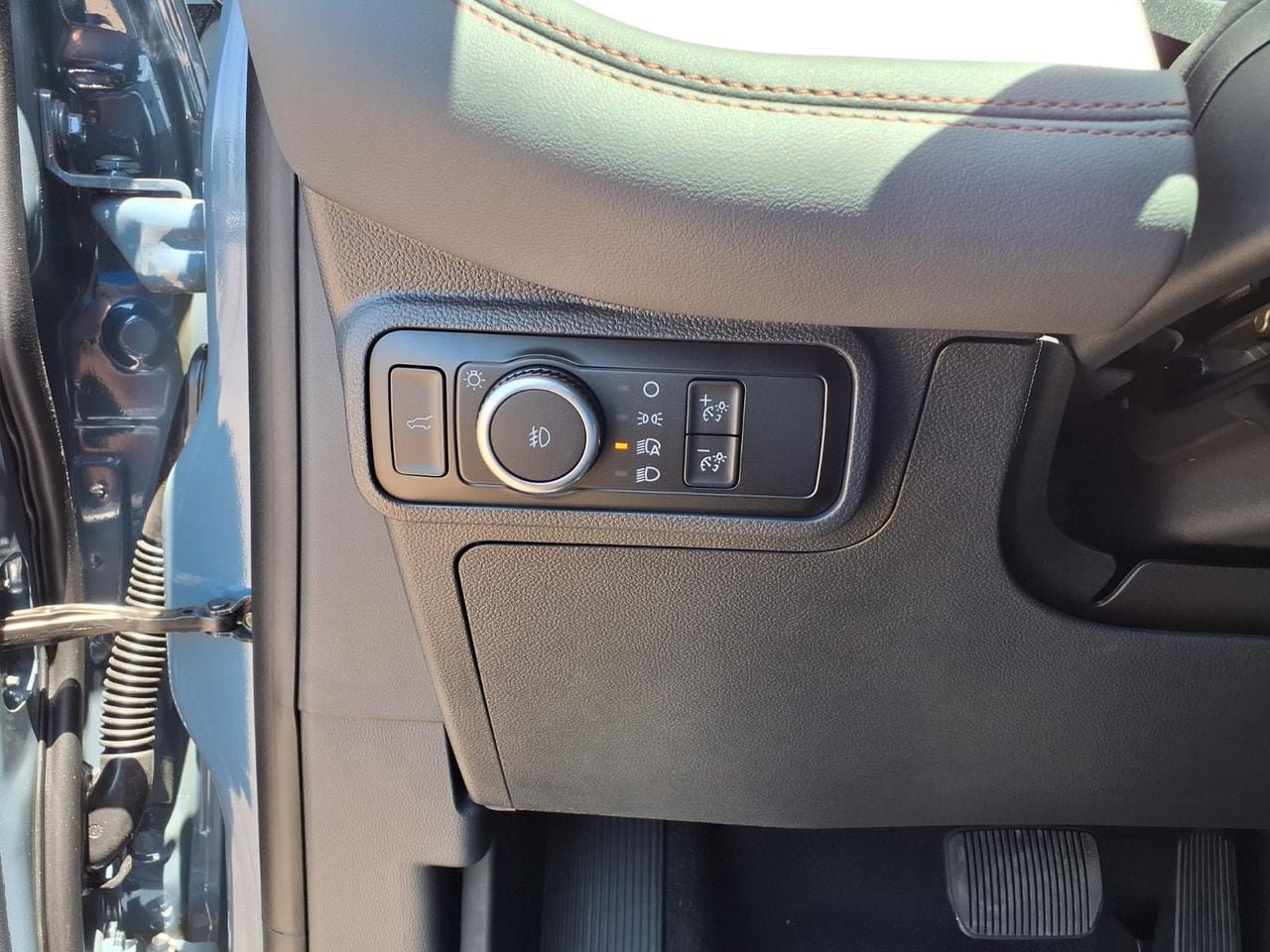 New 2026 Ford Explorer Active w/ Active Comfort Package RWD image 17