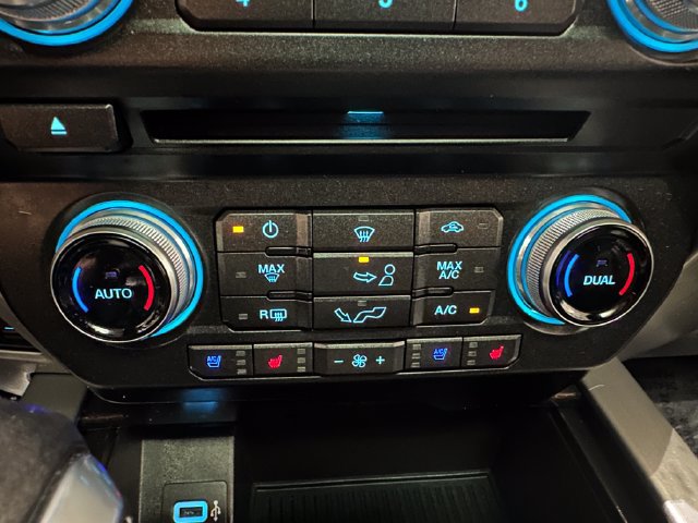 Used 2017 Ford F150 Platinum w/ Equipment Group 701A Luxury AWD/4WD image 13